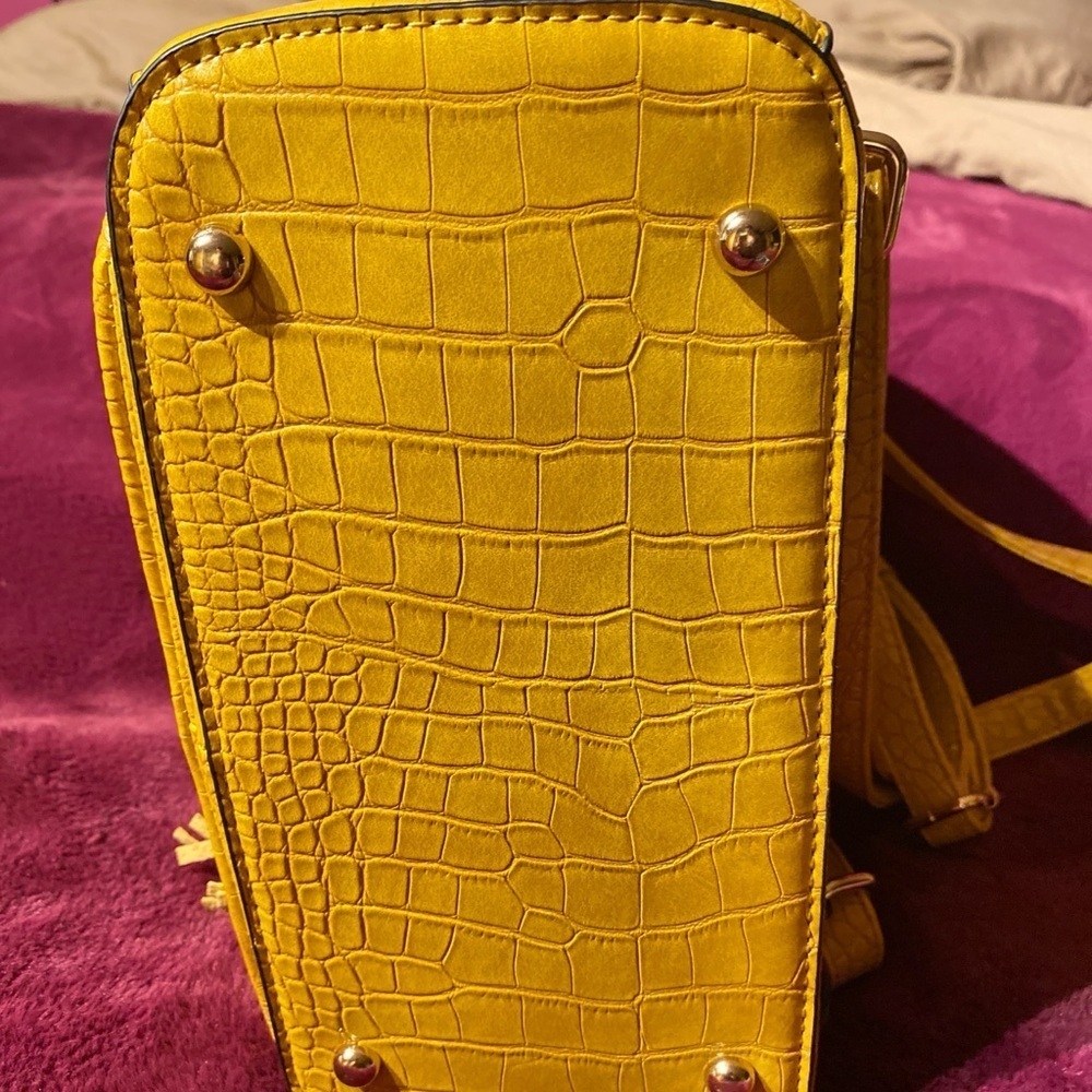 Brand New Beautiful Yellow Mustard Color bag, for office or school. Never Used! - Picture 9 of 9